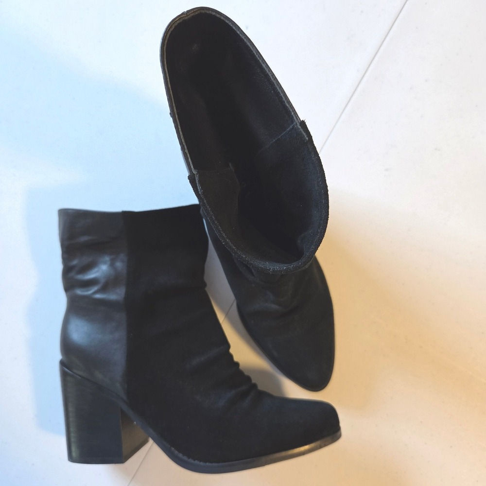 Mossman Black Suede Leather Block Heel Ankle Boots MISMATCHED Size R 38 L 40